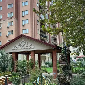 In Baku 165.0 m² apartment is for sale