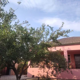 In Baku 110.0 m² house with 4.0 rooms is for sale