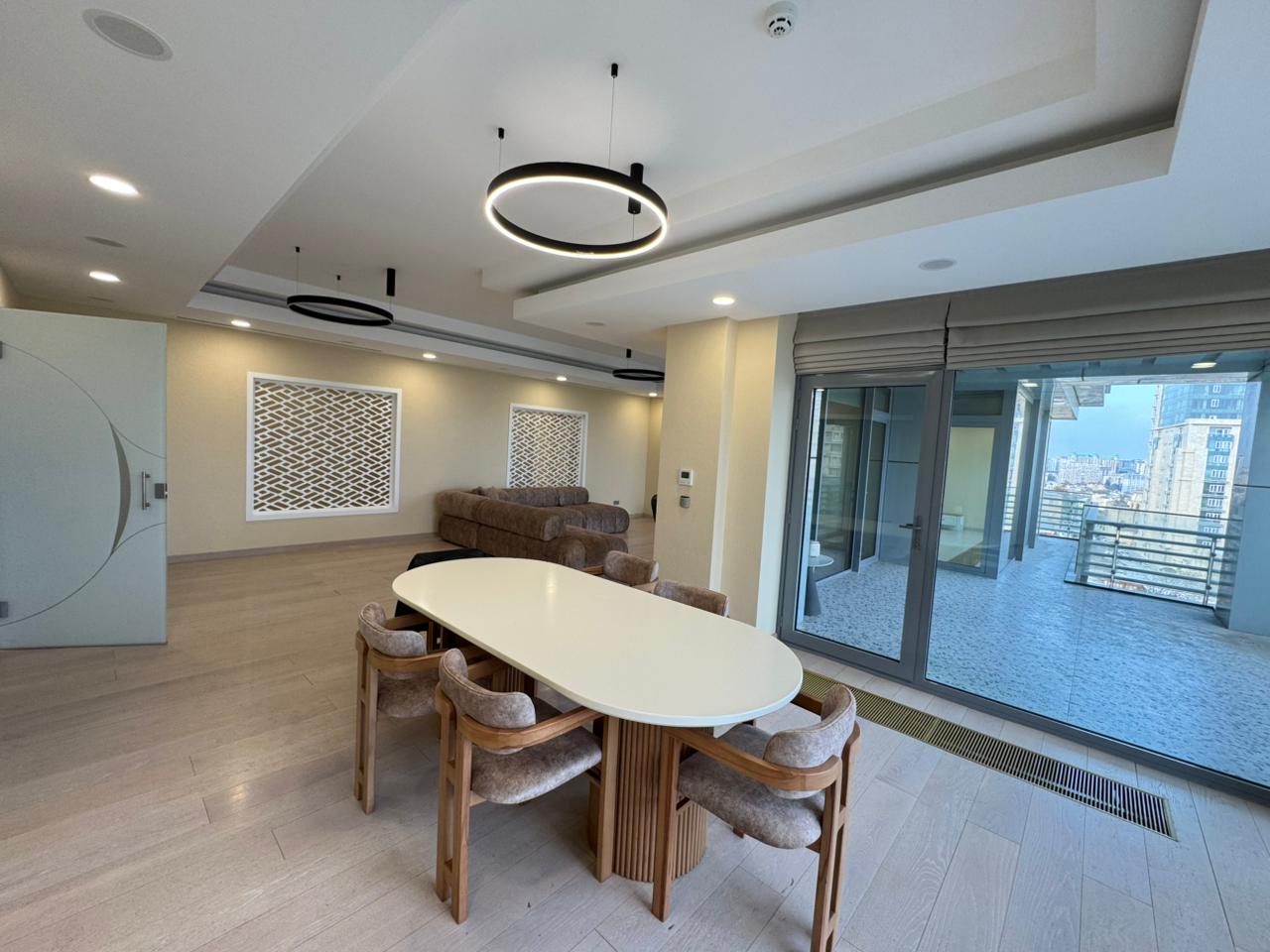 In Bakı 370 m² apartment with 4 rooms is for rent - Image 3