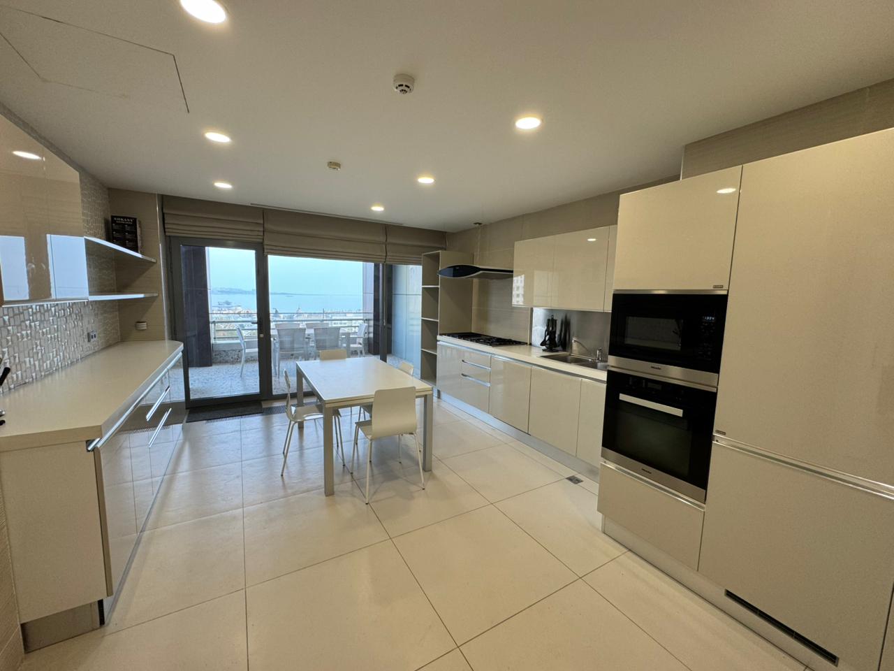 In Bakı 370 m² apartment with 4 rooms is for rent - Image 8
