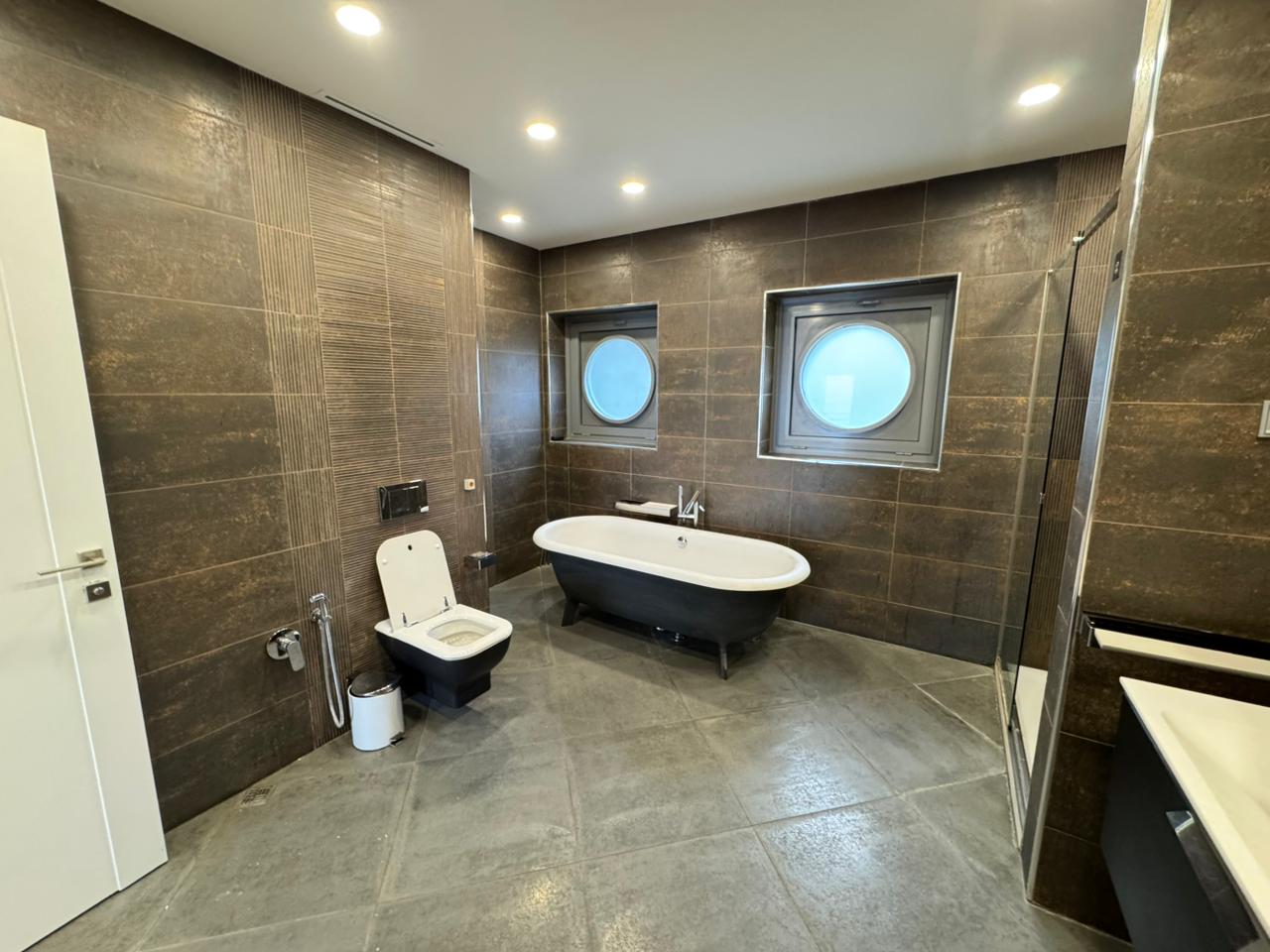 In Bakı 370 m² apartment with 4 rooms is for rent - Image 18