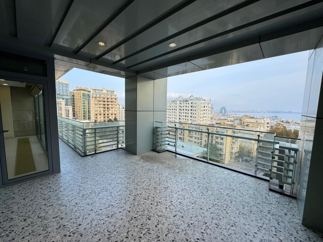 In Bakı 370 m² apartment with 4 rooms is for rent - Image 20