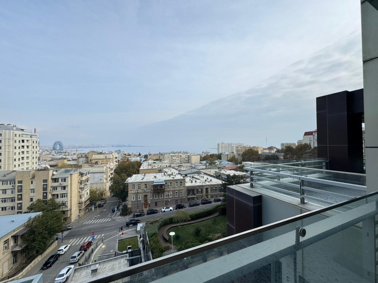 In Bakı 370 m² apartment with 4 rooms is for rent - Image 25