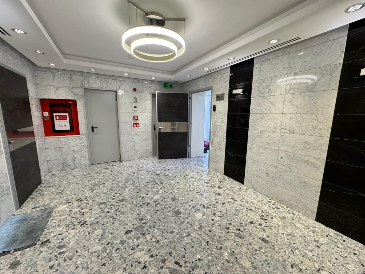 In Bakı 370 m² apartment with 4 rooms is for rent - Image 26