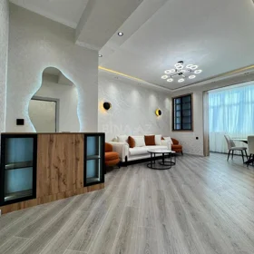 In Baku 80.0 m² apartment is for rent