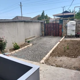 In Baku 60.0 m² house with 3.0 rooms is for rent