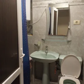 In Baku 100.0 m² house with 7.0 rooms is for sale - Image 4