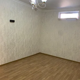In Baku 72.0 m² house with 3.0 rooms is for sale