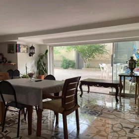 In Baku 200.0 m² house with 4.0 rooms is for rent