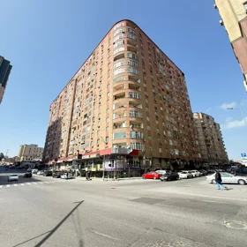 Baku-da 130.0 m2 mənzil kirayə verilir