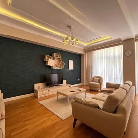 Baku-da 132.0 m2 mənzil kirayə verilir