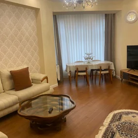 Xətai rayonu-da 120.0 m2 mənzil kirayə verilir