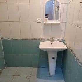 In Baku 100.0 m² apartment is for sale - Image 2