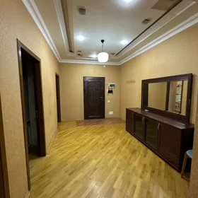In Baku 91.0 m² apartment is for rent - Image 2