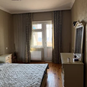 In Baku 140.0 m² apartment is for rent - Image 10