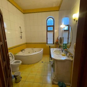 In Baku 800.0 m² house with 14.0 rooms is for rent - Image 2