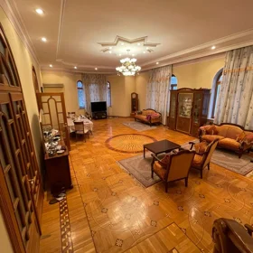 In Baku 800.0 m² house with 14.0 rooms is for rent - Image 10
