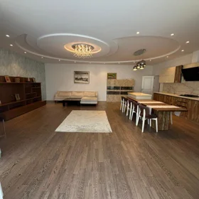 In Baku 210.0 m² apartment is for sale - Image 2
