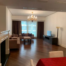 In Baku 180.0 m² apartment is for rent - Image 3