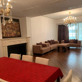 In Baku 180.0 m² apartment is for rent - Image 7