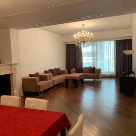 In Baku 180.0 m² apartment is for rent - Image 9