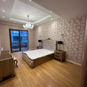 In Baku 300.0 m² apartment is for rent - Image 9