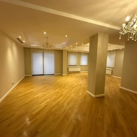 In Baku 300.0 m² apartment is for rent - Image 10