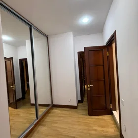 In Baku 217.0 m² apartment is for rent - Image 2
