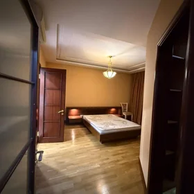 In Baku 217.0 m² apartment is for rent - Image 8