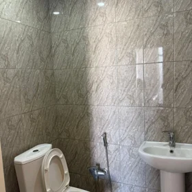 In Baku 80.0 m² apartment is for rent - Image 3