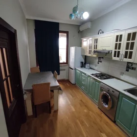 In Baku 70.0 m² apartment is for rent - Image 3