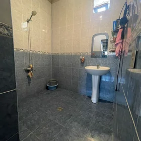 In Baku 300.0 m² house with 7.0 rooms is for sale - Image 8