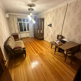 In Baku 70.0 m² apartment is for rent - Image 2