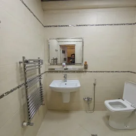 In Baku 90.0 m² apartment is for sale - Image 9