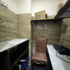 In Binəqədi rayonu 90.0 m² commercial is for rent - Image 7