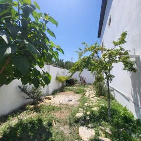 In nan 300.0 m² house with 6.0 rooms is for sale - Image 6