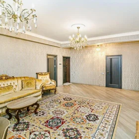 In Baku 138.0 m² apartment is for rent - Image 5