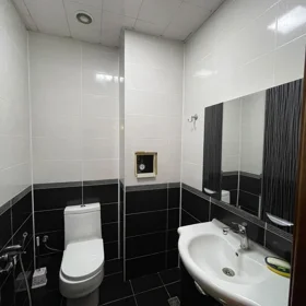 In Binəqədi rayonu 140.0 m² apartment is for rent - Image 8
