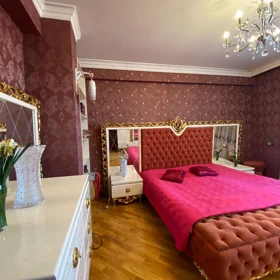 In Baku 135.0 m² apartment is for sale - Image 2
