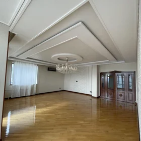 In Baku 165.0 m² apartment is for sale - Image 4