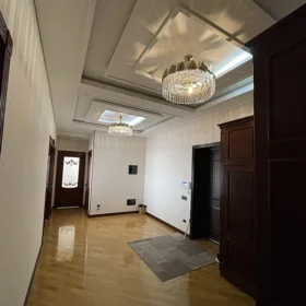 In Baku 165.0 m² apartment is for sale - Image 10