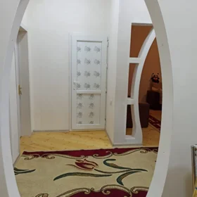 In Baku 105.0 m² house with 3.0 rooms is for rent - Image 2