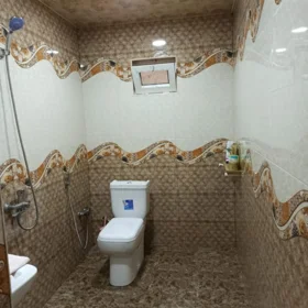 In Baku 105.0 m² house with 3.0 rooms is for rent - Image 5