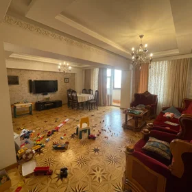 In Baku 170.0 m² apartment is for sale - Image 2