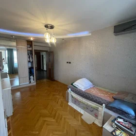 In Baku 170.0 m² apartment is for sale - Image 4