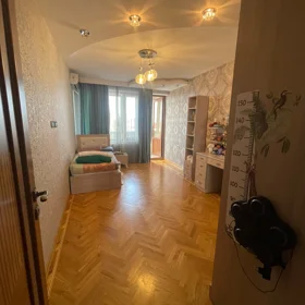 In Baku 170.0 m² apartment is for sale - Image 7