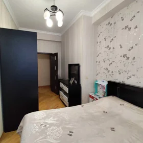 In Baku 70.0 m² apartment is for sale - Image 2