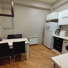 In Baku 70.0 m² apartment is for sale - Image 4