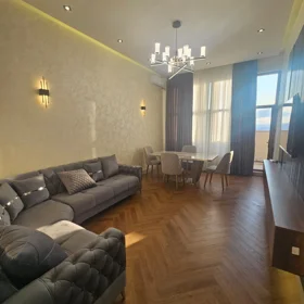 In Baku 85.0 m² apartment is for sale - Image 3