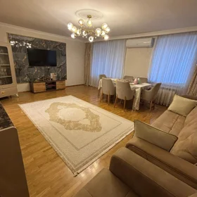 In Baku 70.0 m² apartment is for sale - Image 2